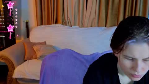 Snapshot of babees_eva chatting on 11.14.25 Sweety Eva online show from 11.14.25