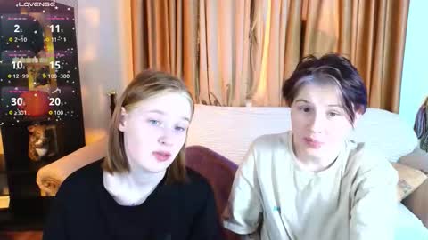 Snapshot of babees_eva chatting on 11.15.25 Sweety Eva online show from 11.15.25