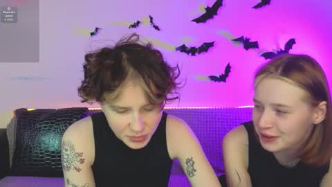 Snapshot of babees_eva chatting on 11.20.25 Sweety Eva online show from 11.20.25