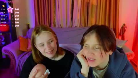 Snapshot of babees_eva chatting on 11.26.25 Sweety Eva online show from 11.26.25