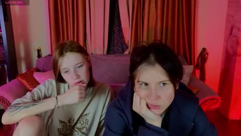 Snapshot of babees_eva chatting on 11.28.25 Sweety Eva online show from 11.28.25