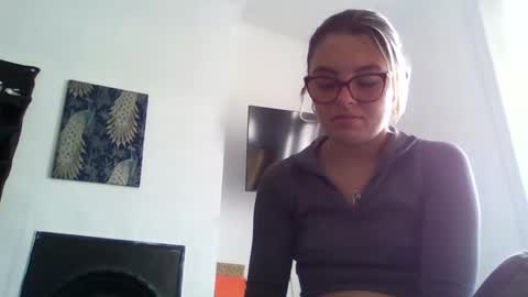 Snapshot of baby_girls2224 chatting on 04.24.26 baby_girls2224 online show from 04.24.26