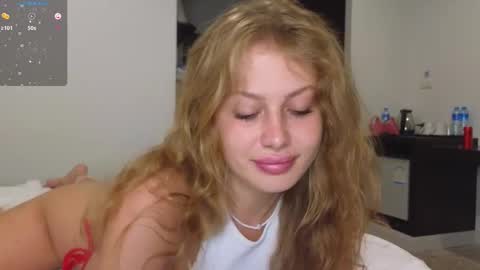 Snapshot of baby_leen chatting on 03.10.25 Sharleen online show from 03.10.25