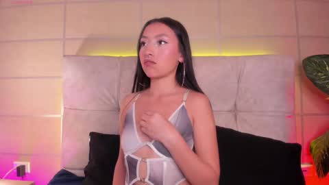 Snapshot of baby_moo chatting on 09.27.25 Moon online show from 09.27.25