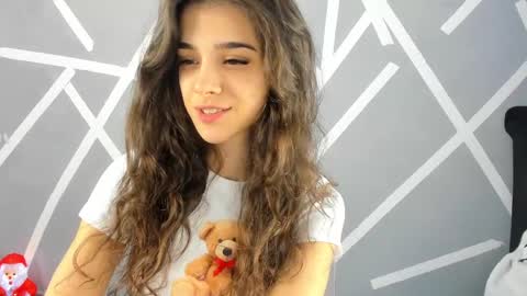 Snapshot of babyaylin chatting on 12.04.24 Aylin online show from 12.04.24