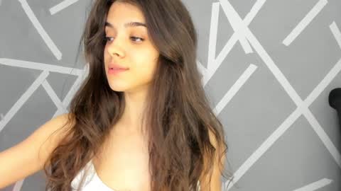 Snapshot of babyaylin chatting on 12.19.24 Aylin online show from 12.19.24