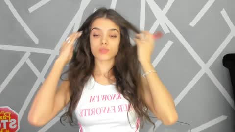 Snapshot of babyaylin chatting on 01.09.25 Aylin online show from 01.09.25