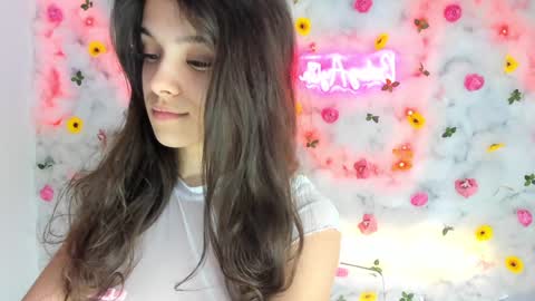 Snapshot of babyaylin chatting on 01.21.25 Aylin online show from 01.21.25
