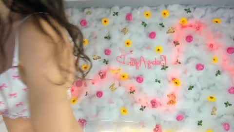Snapshot of babyaylin chatting on 01.31.25 Aylin online show from 01.31.25