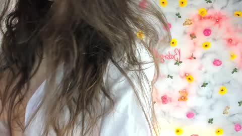 Snapshot of babyaylin chatting on 02.06.25 Aylin online show from 02.06.25