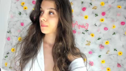 Snapshot of babyaylin chatting on 02.26.25 Aylin online show from 02.26.25