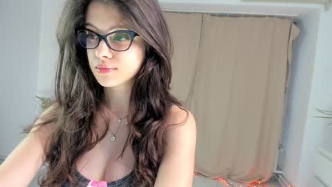 Snapshot of babyaylin chatting on 12.03.25 Aylin online show from 12.03.25