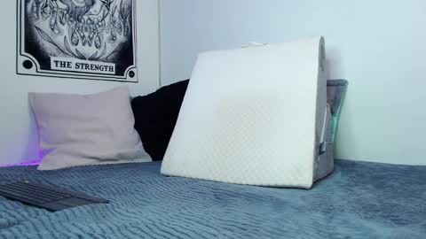 Snapshot of babycat4_ chatting on 02.06.25 MARIA online show from 02.06.25