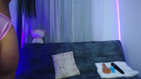 Snapshot of babycat4_ chatting on 11.11.25 MARIA online show from 11.11.25