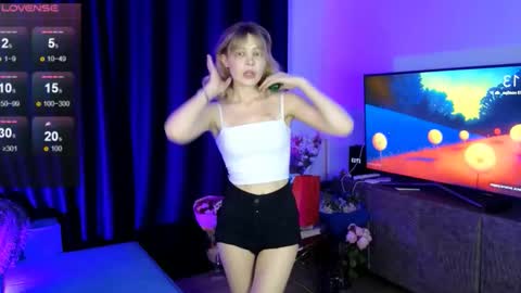 hiii honey im Diana 3 online show from 11.15.25