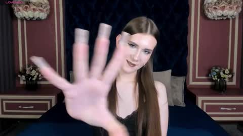 Snapshot of babyy_gloria chatting on 10.15.25 Gloria online show from 10.15.25