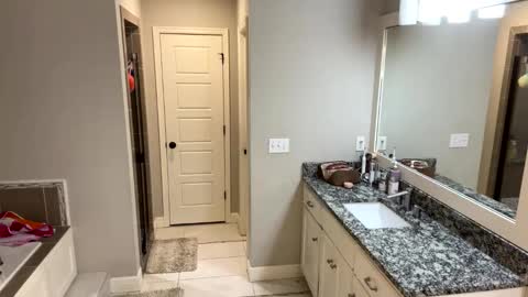 HotWifeFun32 online show from 12.24.24