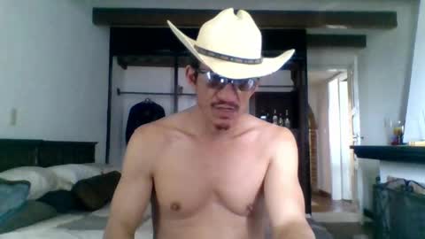 Snapshot of badhombremx chatting on 04.27.26 Mexican livin Off the Wall online show from 04.27.26