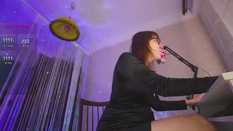 Snapshot of badwebcamgirl chatting on 01.11.25 engely online show from 01.11.25