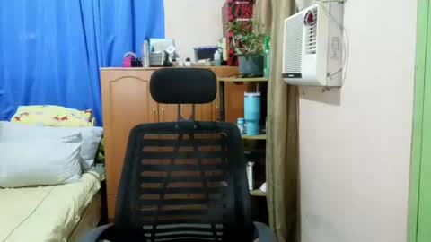 Snapshot of baggage00 chatting on 06.17.26 baggage00 online show from 06.17.26