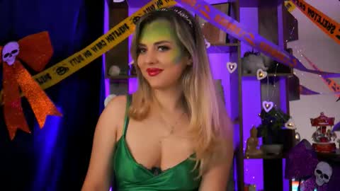 Snapshot of bailey_evans chatting on 10.30.25 Bailey online show from 10.30.25