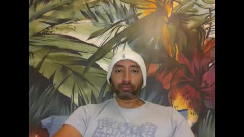 Snapshot of bakkis chatting on 10.25.25 bakkis online show from 10.25.25