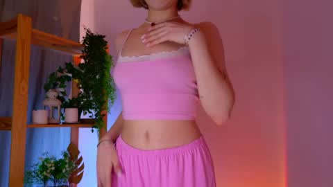 Snapshot of balerinacappuccino_ chatting on 04.15.26 Elly online show from 04.15.26