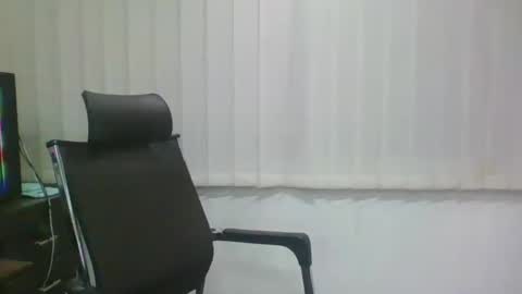 Ballbusting Slave online show from 12.14.24