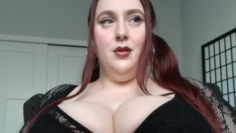 Snapshot of bambixxlynn chatting on 06.07.26 bambixxlynn online show from 06.07.26
