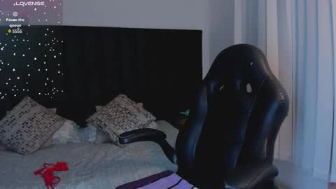 Snapshot of barbaraknox_ chatting on 10.11.25 Barbara online show from 10.11.25