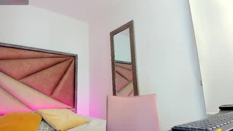 Snapshot of barbaraknox_ chatting on 10.20.25 Barbara online show from 10.20.25