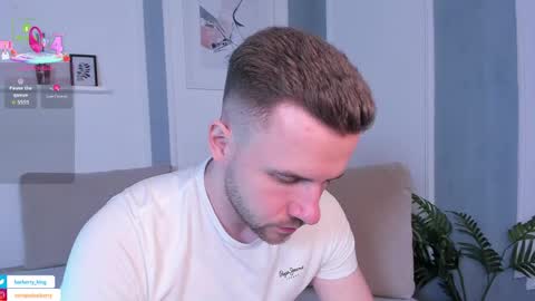 Snapshot of barberryx chatting on 04.09.26 ENRIQUE online show from 04.09.26