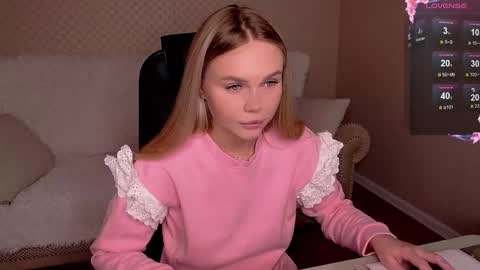 Lilli 3 online show from 10.24.25