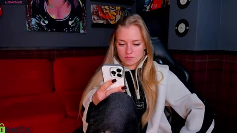 LisGTM2 Mon-Thu Sat 0100am-0700am online show from 02.12.26