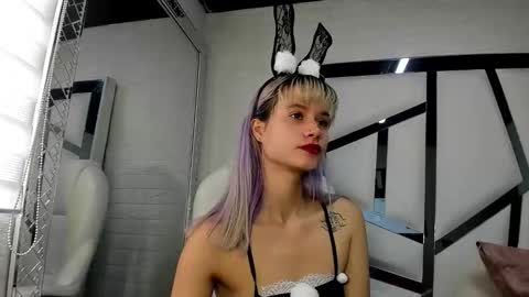 Snapshot of barbieambarx chatting on 10.28.25 Barbie online show from 10.28.25