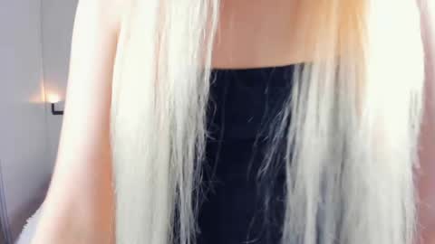 Mia online show from 04.09.26