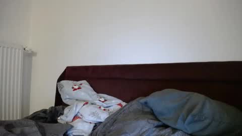 Snapshot of barelylegalblondy chatting on 02.10.25 Lena online show from 02.10.25