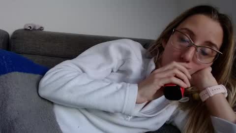 Snapshot of barelylegalblondy chatting on 04.17.26 Lena online show from 04.17.26