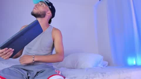 Bruce  online show from 01.06.25