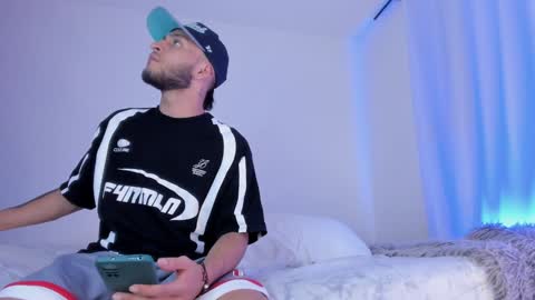 Bruce  online show from 01.09.25