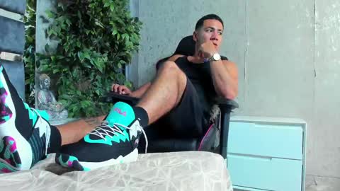 Bastian Independent Model online show from 10.05.25