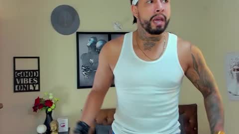 bastian_jones1 online show from 02.25.25