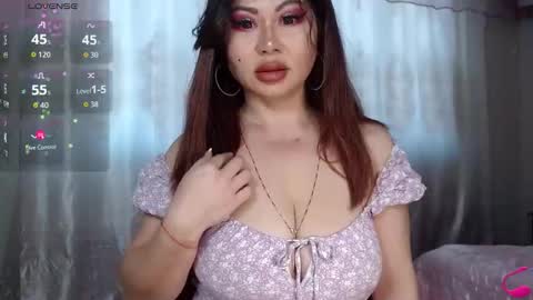 Snapshot of batari_giya chatting on 10.09.25 Lara online show from 10.09.25