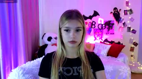 Snapshot of battymelody chatting on 11.06.25 atty online show from 11.06.25