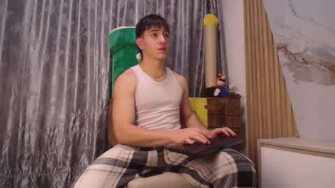 Snapshot of bayron_77 chatting on 01.11.26 Bayron online show from 01.11.26