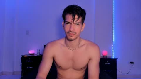 Valentino online show from 01.03.25