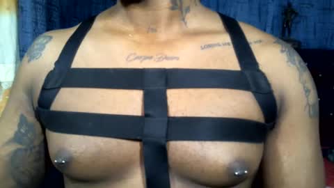 Snapshot of bbc_muscular chatting on 03.09.25 camilo online show from 03.09.25