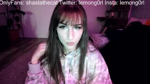 Snapshot of bbshasta chatting on 12.15.25 Shasta online show from 12.15.25