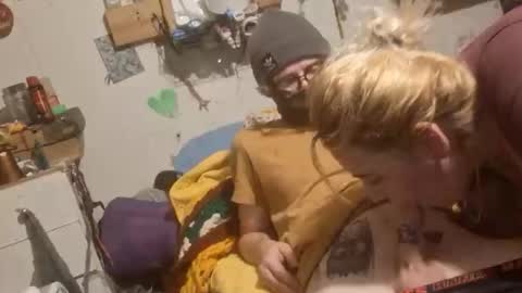 Snapshot of bbygirlsmask chatting on 11.02.25 bbygirlsmask online show from 11.02.25