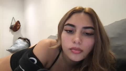 Snapshot of bbypiamia chatting on 12.16.25 bbypiamia online show from 12.16.25